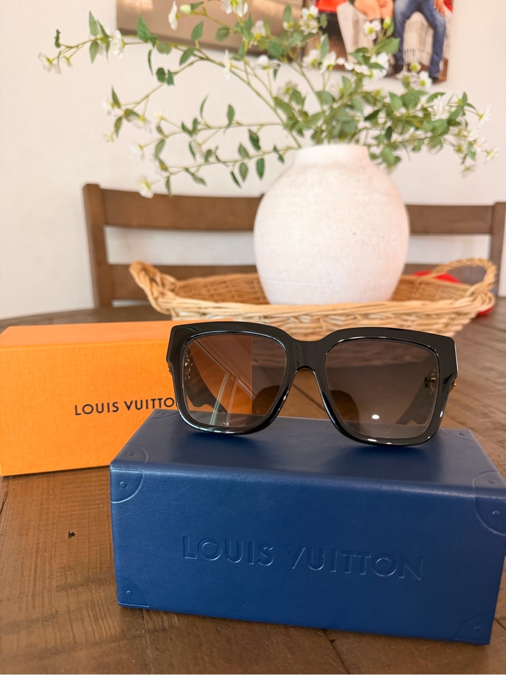 Louis Vuitton Black Sunglasses with Gold LV Emblem - Picture 6 of 6